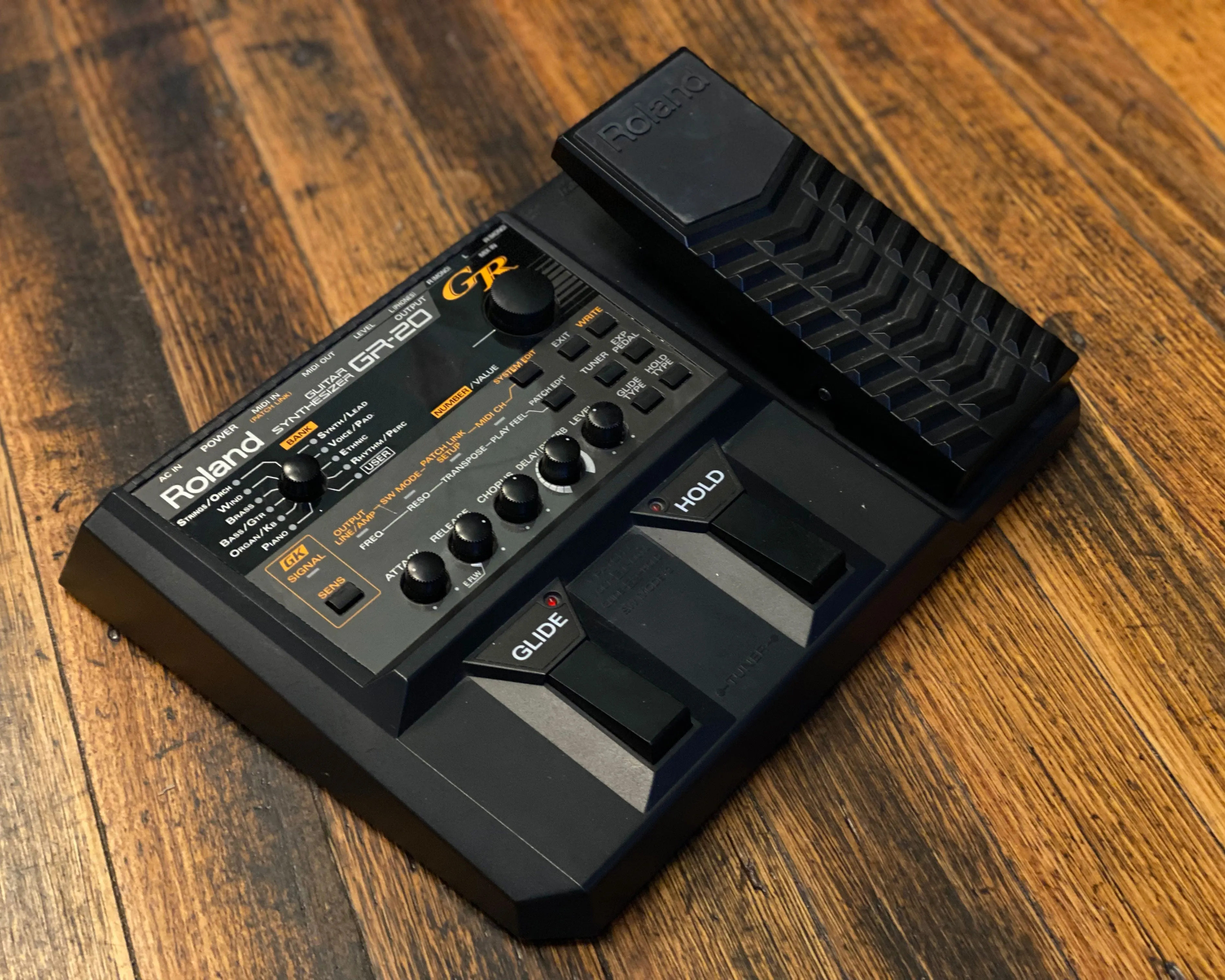 Roland GR-20 Guitar Synthesizer
